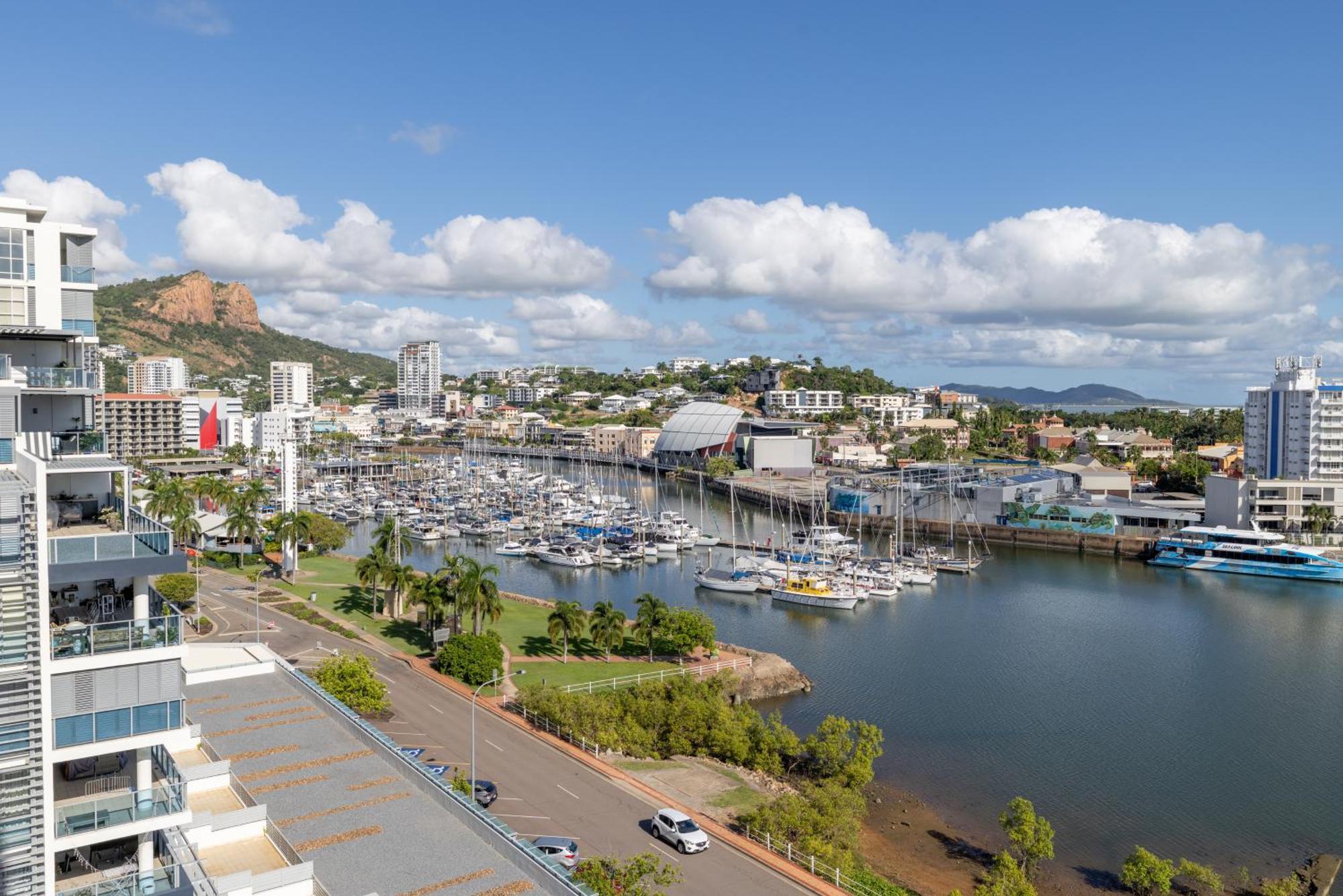 Oaks Townsville Metropole Hotel Esterno foto