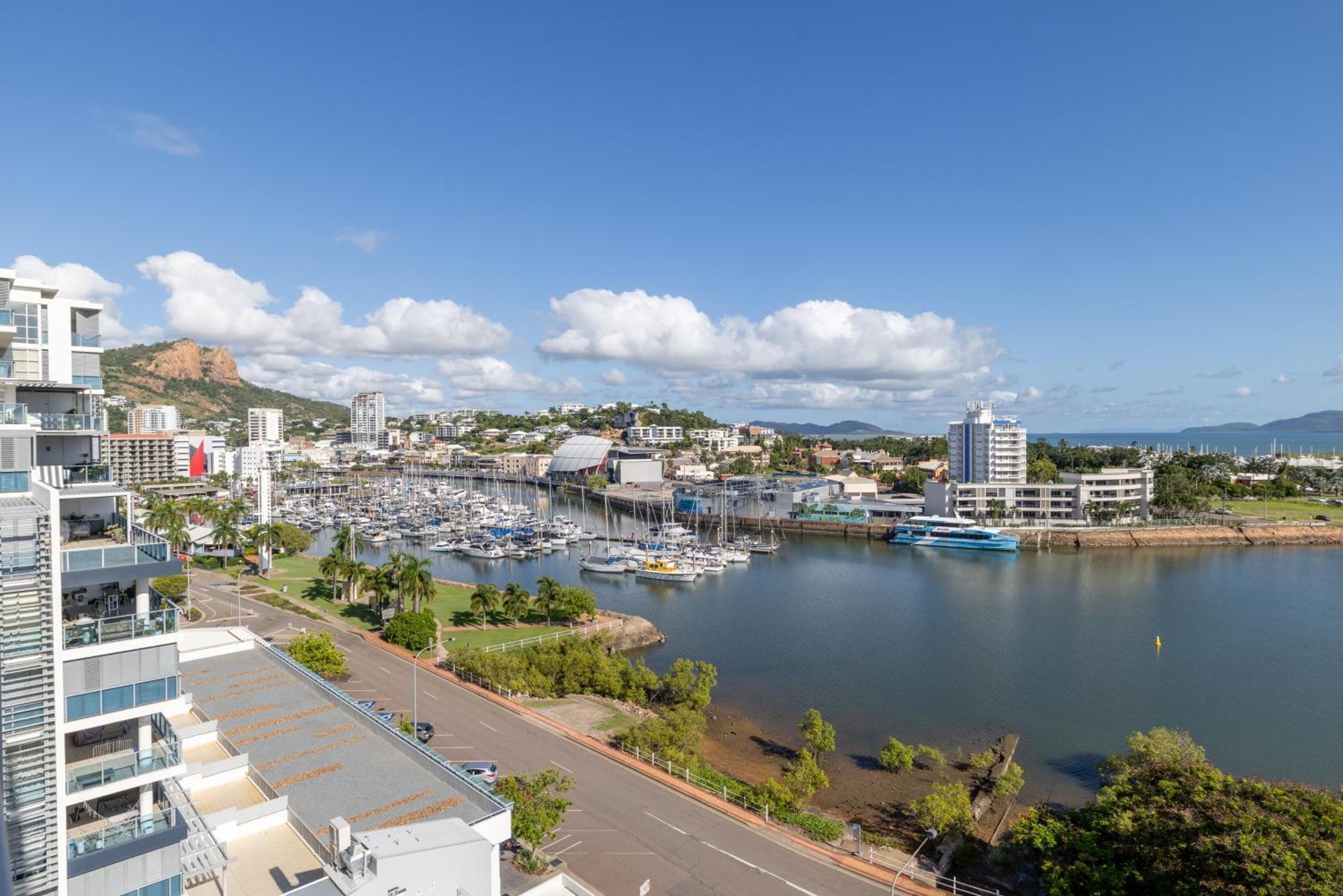Oaks Townsville Metropole Hotel Esterno foto