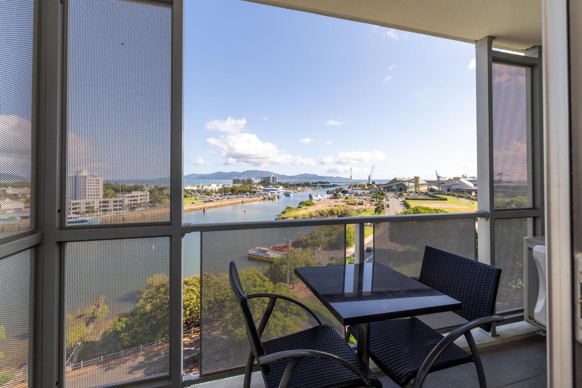 Oaks Townsville Metropole Hotel Esterno foto