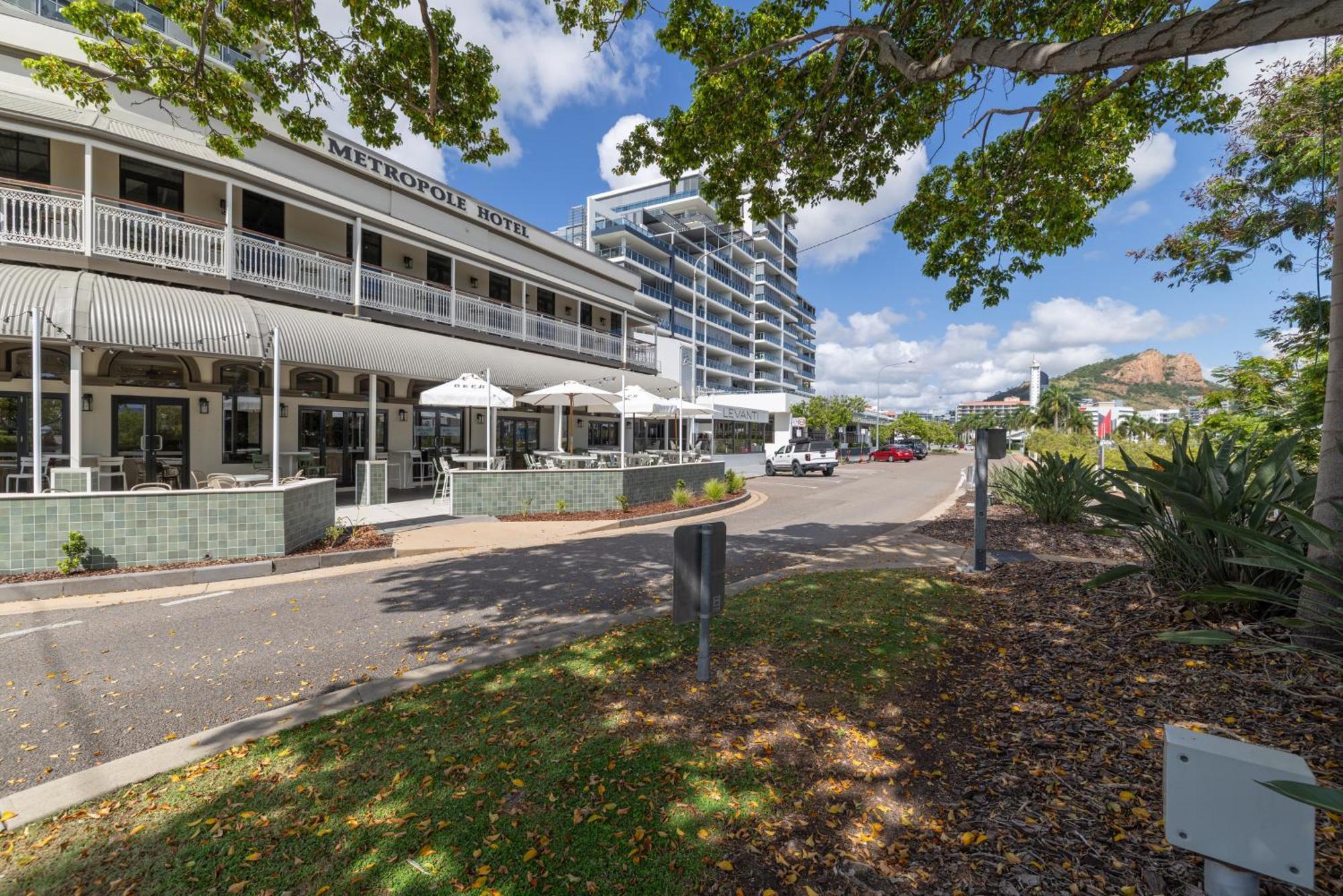 Oaks Townsville Metropole Hotel Esterno foto