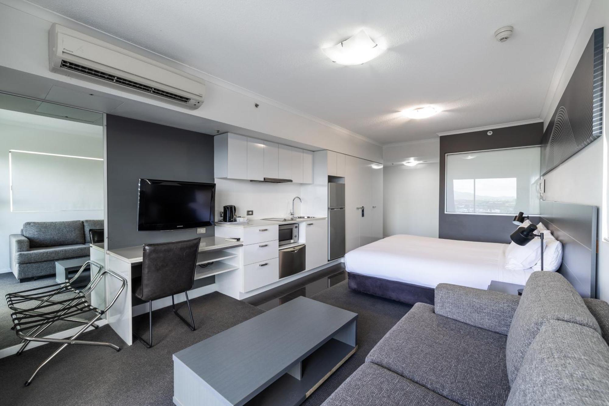 Oaks Townsville Metropole Hotel Esterno foto