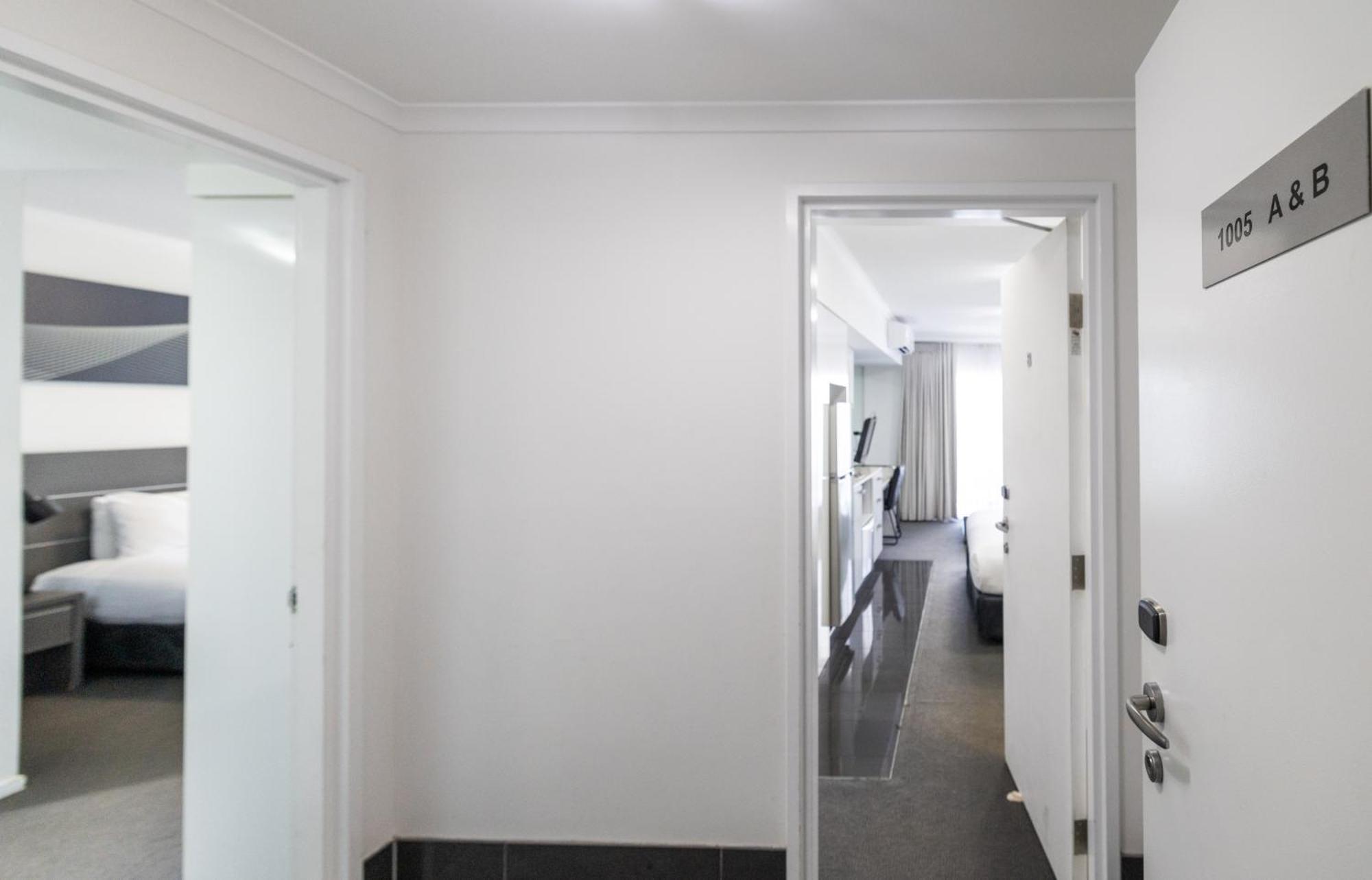 Oaks Townsville Metropole Hotel Esterno foto